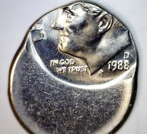 1988d OFF CENTER ERROR Roosevelt Dime GEM BU Coin NICE O/C LOT #88 MAKE OFFER - Picture 1 of 3