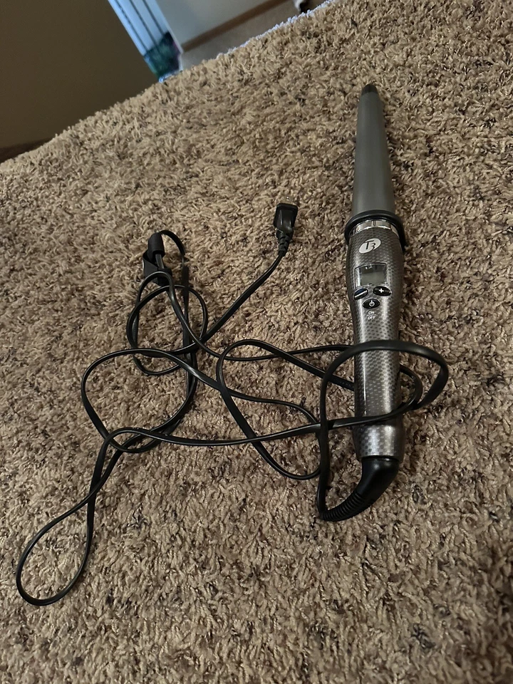 T3 SinglePass Whirl Professional Styling Curling Wand - Image 1 of 1