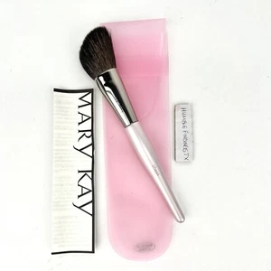 Mary Kay GUANCIA Pennello Trucco Angolare Argento Manico Rosa Chiaro Nuovo In Confezione NOS - Foto 1 di 5