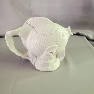 Teiera vintage Takahashi Koi pesce ceramica in rilievo ornata ceramica animale marino - Foto 1 di 7