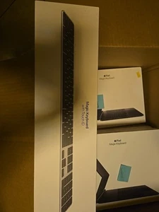Apple Magic Keyboard w/ Touch ID A2520 Black Keys - - Picture 1 of 2