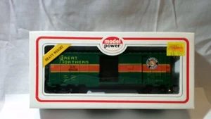 HO Scale Model Power Great Northern 40' Boxcar Green/Orange #46006 - Picture 1 of 4