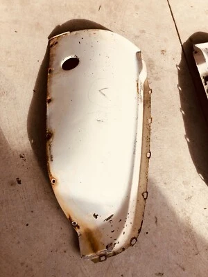 Panel de guardabarros trasero inferior de gas Jaguar Vintage XJ6 Foto 1 de 4