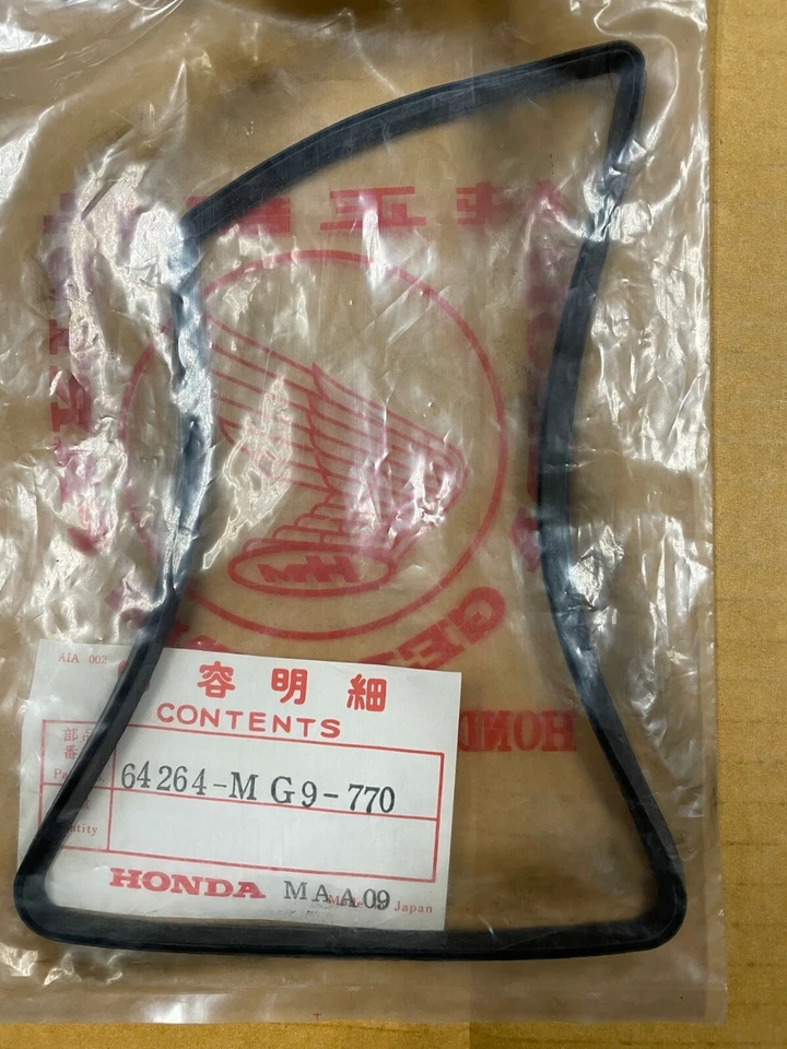 1984-87 HONDA Gl1200/A/I GoldWing Right Speaker Grill Rubber, 64264-MG9-770 - Image 1 of 1