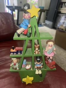 Vtg Enesco 1983  "Toyland" Wooden Musical Christmas Tree Shelf Working - Picture 1 of 11