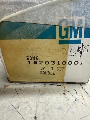 Manija de puerta izquierda exterior GM 20310081 Pontiac 1982-87, Oldsmobile 1986-89 nuevo de stock Foto 1 de 4