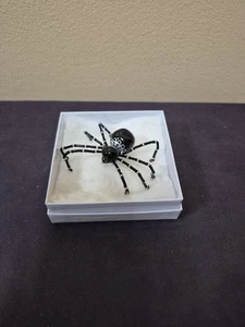 Handmade Black / Silver Beaded Spider Ornament with Natural Stone Body - Bild 1 von 6