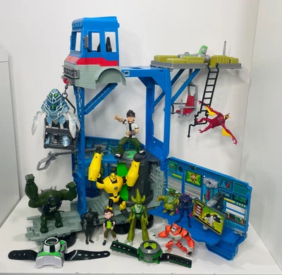 Ben 10 Rost Eimer Fahrzeug & 11 Figuren 2 Omnitrix Uhr Konvolut Spielset - Bild 1 von 4