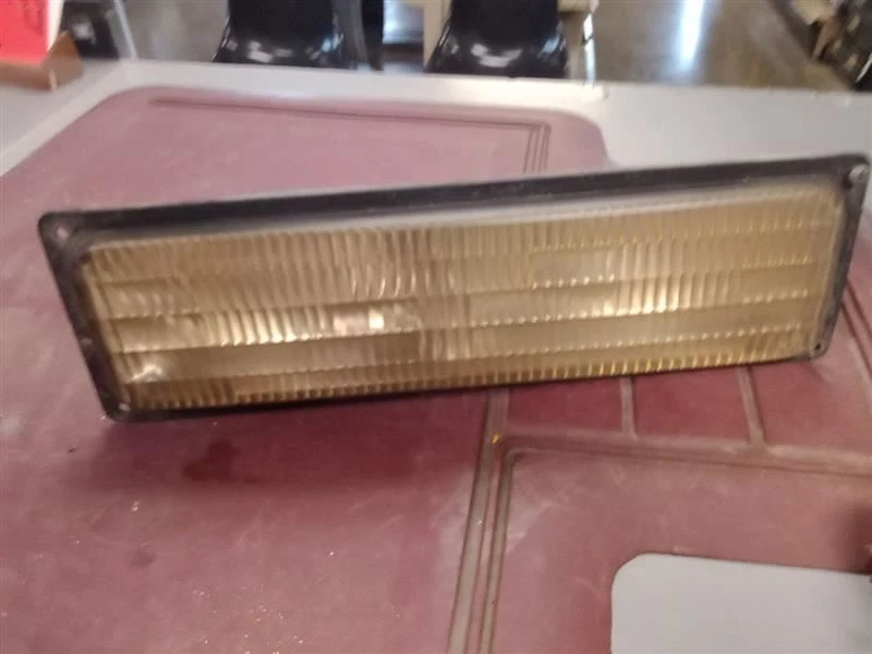 Угловой/парковочный фонарь для водителя боковой габаритный фонарь подходит для пикапа 88-02 CHEVROLET 3500 343898 - Изображение 1 из 2