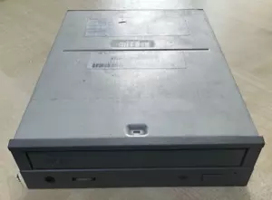 Lecteur CDROM 50 broches Sun SCSI 370-3416-02 Toshiba XM-6201B 50 broches 32X 3703416-02 - Photo 1/2
