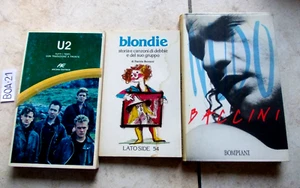LOTTO 3 LIBRI MUSICA BACCINI NUDO + U2 TUTTI I TESTI + BLONDIE STORIA E  CANZONI - Foto 1 di 1
