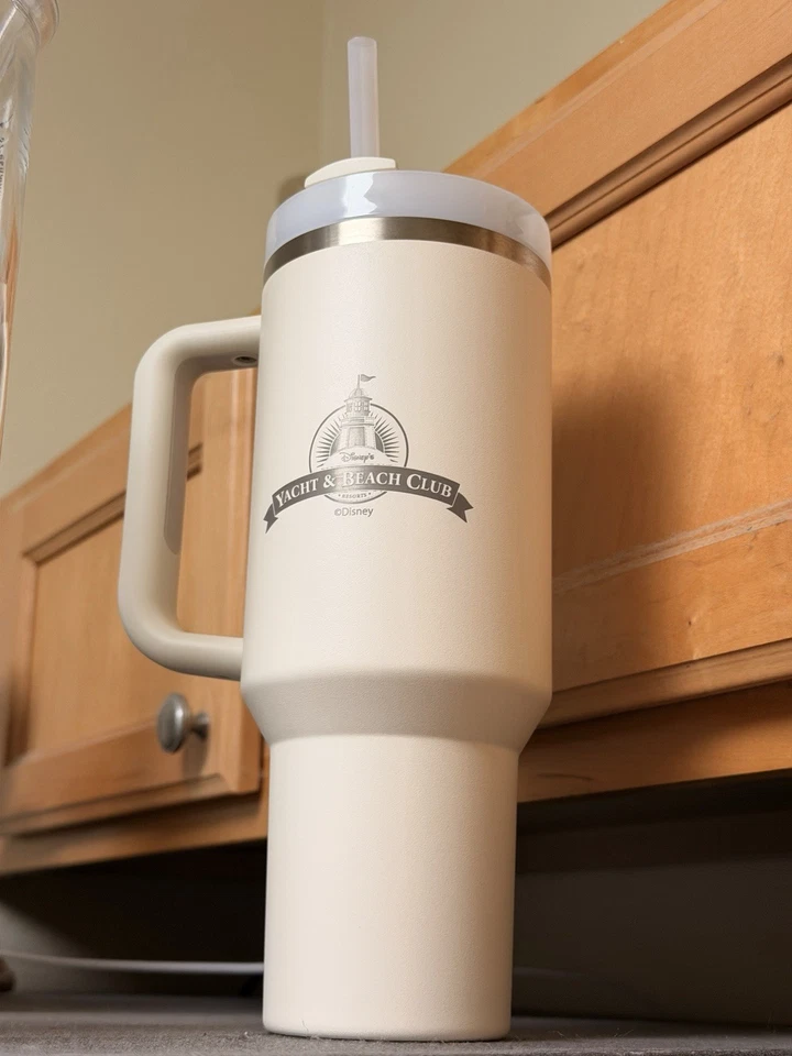 Stanley Quencher H2.0 FlowState Tumbler - 40oz (Cream)