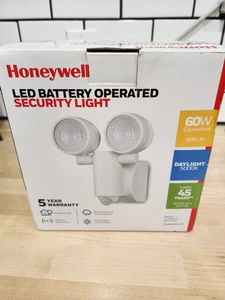 Honeywell LED Battery Operated Security Light 60W Adjustable Lamp Heads - Picture 1 of 7