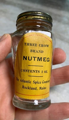 Antique Three 3 Crow Brand NUTMEG Spice Shaker Bottle Atlantic ROCKLAND ME Label - Image 1 of 4