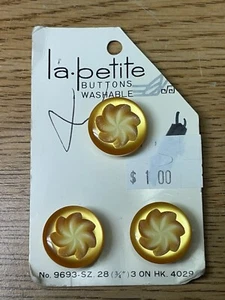 Vintage la petite Round Orange Sunburst Buttons #9693 ~ 3/4" - 3 ON Hook 4029 - Picture 1 of 5