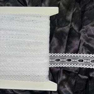 Borde de encaje vintage de 1 1/4” de ancho con ojales blancos bordado 24 yardas - Imagen 1 de 4