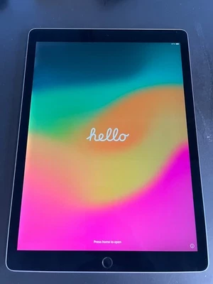 Apple iPad Pro (12.9-inch) (2nd Gen) A1670 64GB WI-FI ONLY - Image 1 of 4