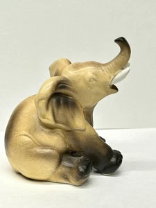 Figura de elefante bebé vintage pintada a mano Japón Lefton - Imagen 1 de 7
