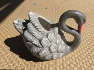 Tranquil Swan by Lenox READ - Picture 1 of 6