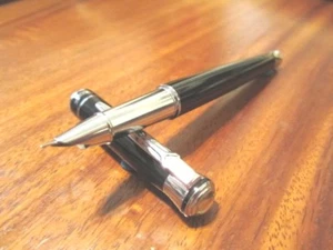 A Glossy Slim Lady Fish Eye Black Fountain Pen – EY903 - Picture 1 of 6