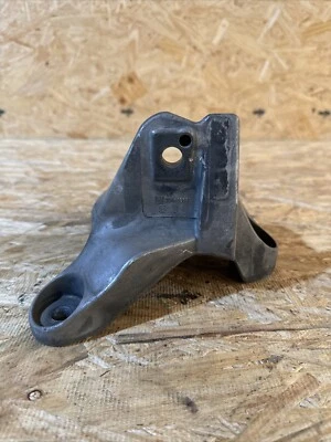 Cadillac 13-15 tracción trasera ATS CTS 3,6 L. SOPORTE MONTAJE MOTOR LADO PASAJERO (RC-10) Foto 1 de 4