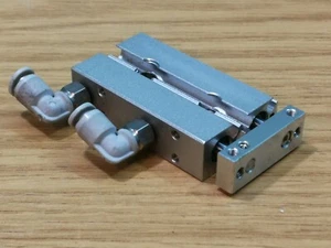 Cilindro guiado de vástago de pistón doble neumático SMC CXSJL6-20 6 orificios 20Str * - Imagen 1 de 3