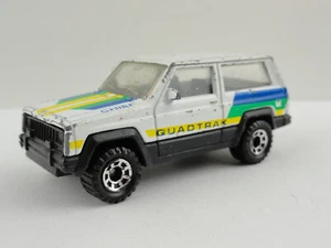 Matchbox #27 Jeep Cherokee (White Quadtrak) - w/ WEAR - Picture 1 of 7