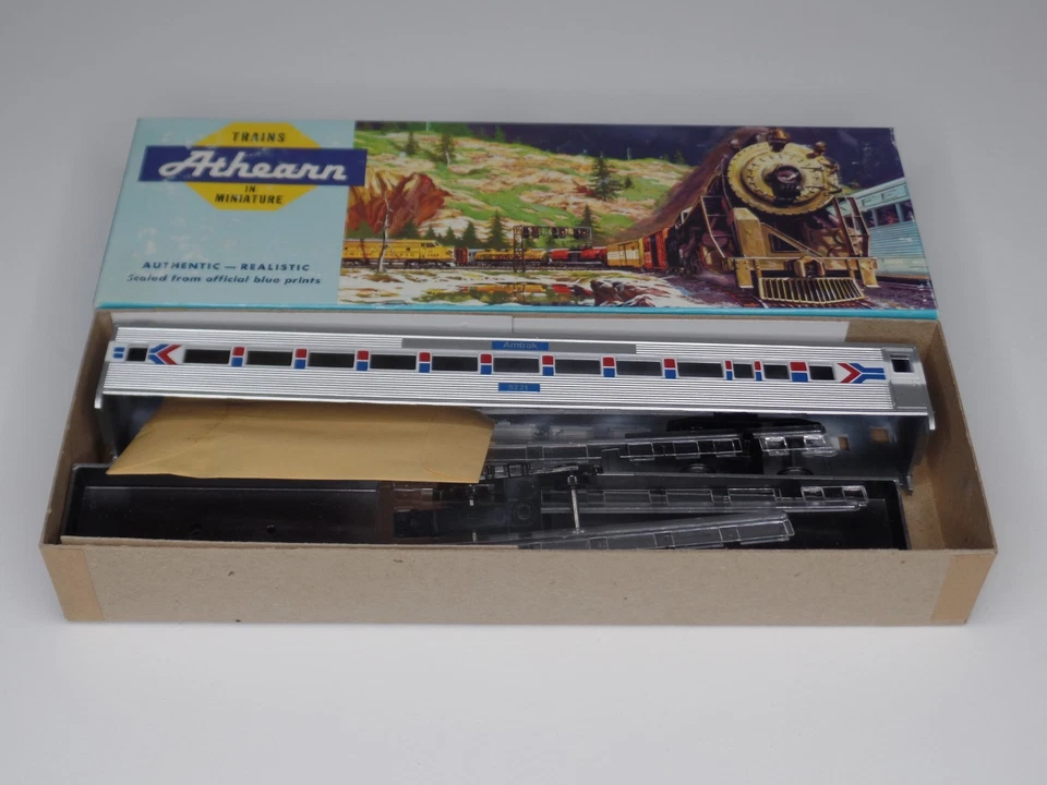 HO Scale Athearn 1819 Amtrak Passenger Coach 5221 C1139