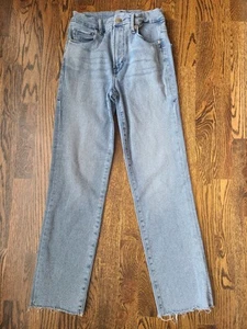 Good American Jeans Straight Leg Raw Hem Unique Pockets 4/27 - Picture 1 of 11