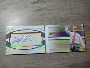 2022 Panini National Treasures Legendary Signatures Booklet Bud Selig Auto 1/25 - Picture 1 of 2