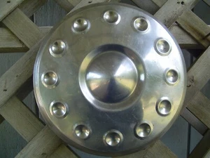ONE VINTAGE MOPAR DODGE CHRYSLER PLYMOUTH CHARGER HUBCAP WHEEL COVER CENTER CAP - Picture 1 of 5