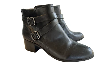EC! UNISA Women's Ankle Bootie Black Faux Leather Double Buckle 2" Heel Size 9 - Image 1 of 4