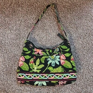 Cartera pequeña Vera Bradley con correa de un solo asa floral rosa negro verde usada - Imagen 1 de 7