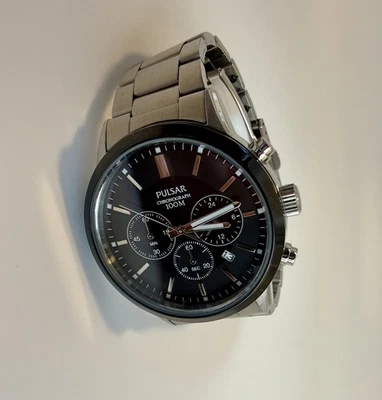 PULSAR CHRONOGRAPH MENS WATCH   - image 1 of 4
