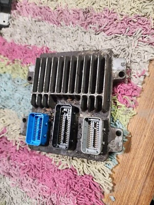 Chevrolet Equinox 2005 2006 3,4 L ECM ECU módulo de control del motor P/N: 12593233 OEM Foto 1 de 3