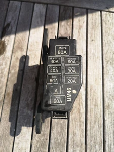 Ford Ranger Fuse box UM46 ( in engine bay) 2002 - 2006 2.5 td - Picture 1 of 2