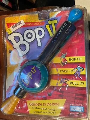 Bop It Original 1996 Teal Negro Púrpura Nuevo en Caja Electrónico Hablando Musical De Colección  Foto 1 de 4