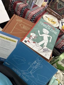 Kiwi Co Tinker & Yummy Crates pädagogischer Aktivitäts-Laufroboter NEU - Bild 1 von 6