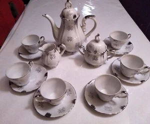 Royal Crown Derby Miniature Tea Set 3927 Bone China Vintage Silver/White - Picture 1 of 5