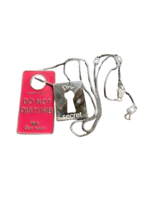 Collar Placa Christian Dior Metal Rosa y Plata Grabado Peso 21,5g Sin Caja Foto 1 de 3