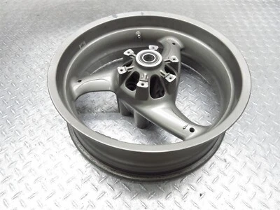 Llanta trasera Ducati ST4 ST4S 2000 96-03 17x5,5 recta video real OEM Foto 1 de 4