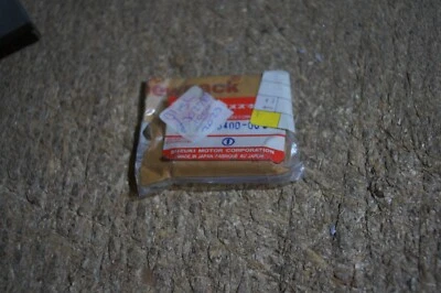 PIN DE PISTÓN ORIGINAL SUZUKI GT185 TS100 RM80 GUDGEON 12151-35400 NOS OEM Foto 1 de 2