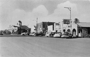 1950s Fort Davis Texas Street Scene autos Postcard 25-6378 - Imagen 1 de 2