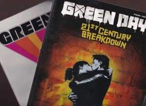 / Lot 2 Green Day Music Books: International Superhits & 21st Century Breakdown - Picture 1 of 5