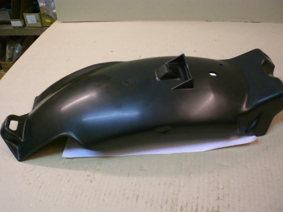 Guardabarros trasero Honda CM400T B nuevo original Honda Foto 1 de 1