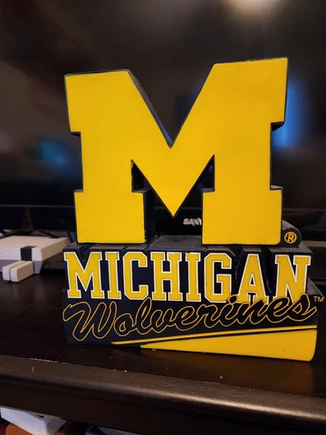 Michigan Mascot Statue Cover