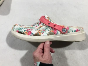 Joybees Slip On Water Shoes Clogs Womens 11 W11 Mens 9 M9 White Pink Floral - Picture 1 of 7
