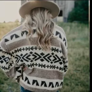 S New Aztec Western Native Knit Soft Oversized Cardigan Sweater Womens SMALL - Picture 1 of 10