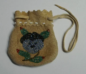 Vintage Alaska Purse Pouch Flower Bead Work - Picture 1 of 5