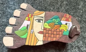 VTG Hand Painted Interlocking Wooden Foot Shaped Trinket Box - Picture 1 of 4